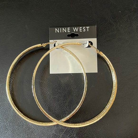 NINE WEST HUGE 3 LAYER GOLD HOOPS 4' - Picture 2 of 2